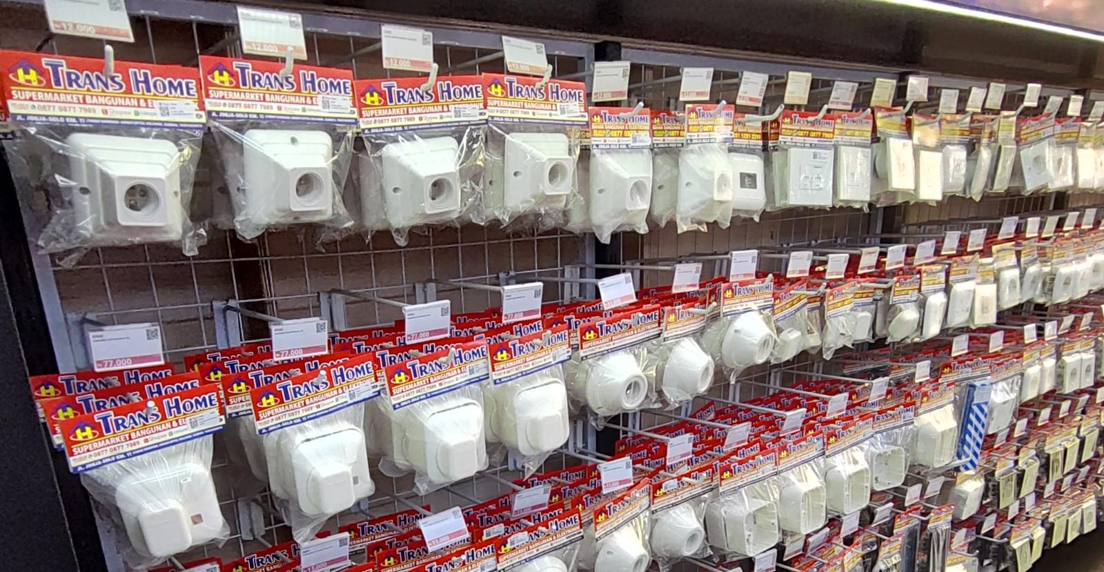 Stop Kontak Untuk Keamanan Elektronik